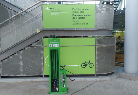 Estación de montaje y reparación de bicicletas del Aeropuerto de Valencia