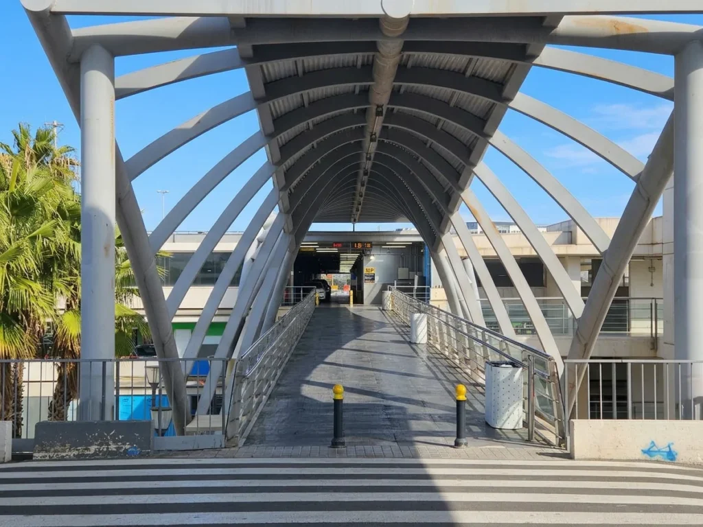 Acceso Parking P1 - Exterior - Aeropuerto de Valencia